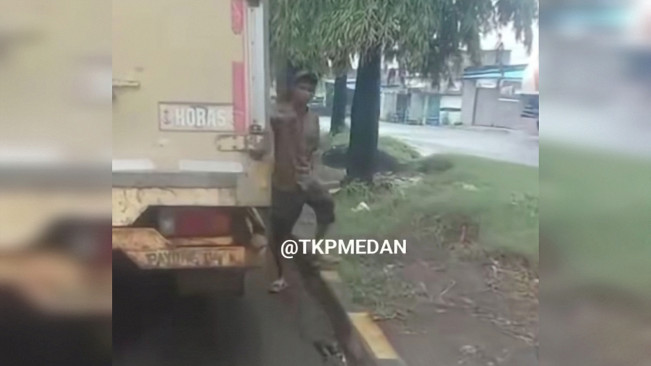Pelaku pungli sopir truk. [Instagram]